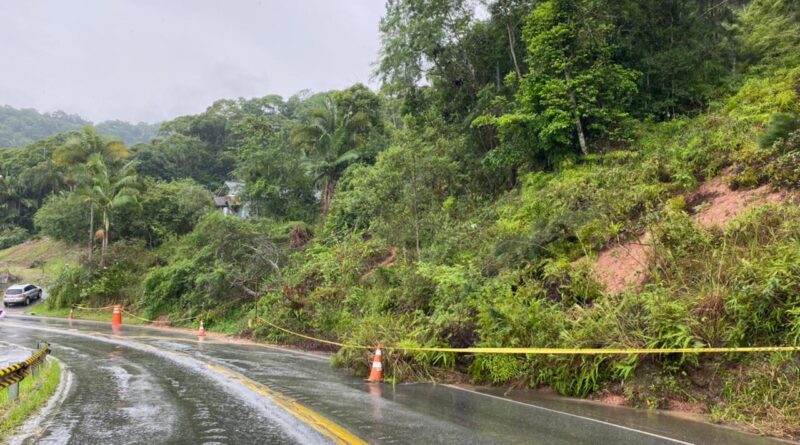 Deslizamento Rua Antônio Benedito de Amorim - Belchior Baixo