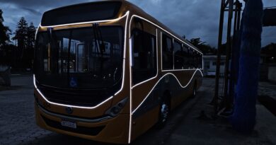 Ônibus natalino começa a circular por Gaspar